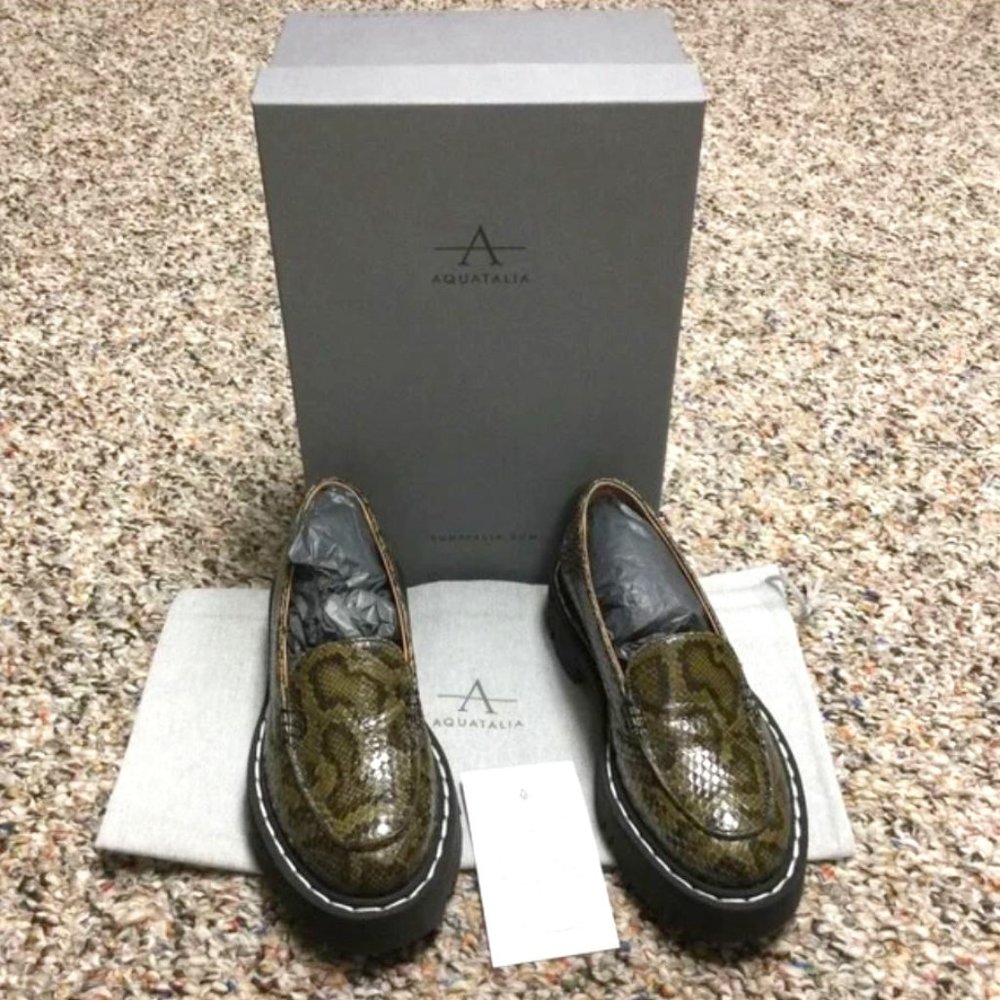 📍FIRM📍NWB Aquatalia Loafer Snake Embossed Olive Water Resistant